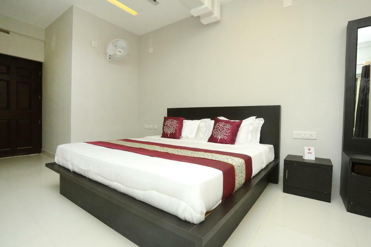 Готель Oyo 12978 Igloo Residency Витірі Екстер'єр фото